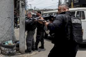 Brasil Sob Pressão: Megaoperações Policiais Reacendem Debate Sobre Segurança e Direitos Humanos!