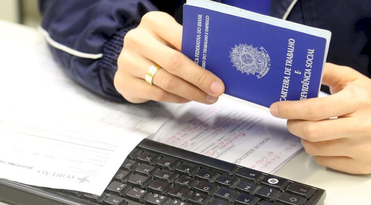 Brasil atinge menor desemprego da história, mas cortes em vagas qualificadas acendem alerta no mercado de trabalho!