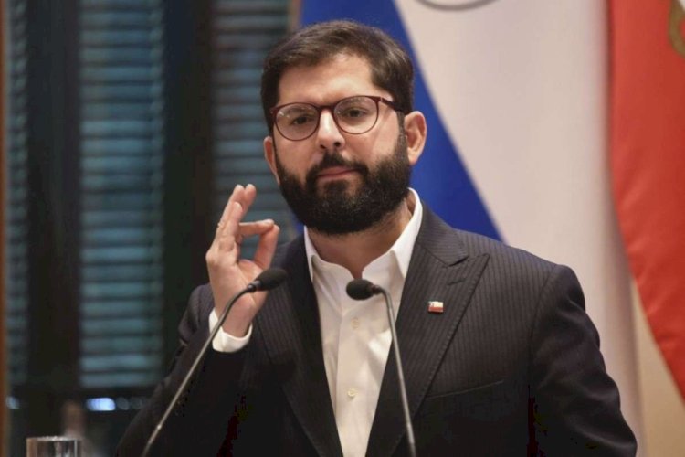 Crise Política e Fake News: Como Escândalos e Desinformação Moldam o Cenário no Brasil e no Mundo