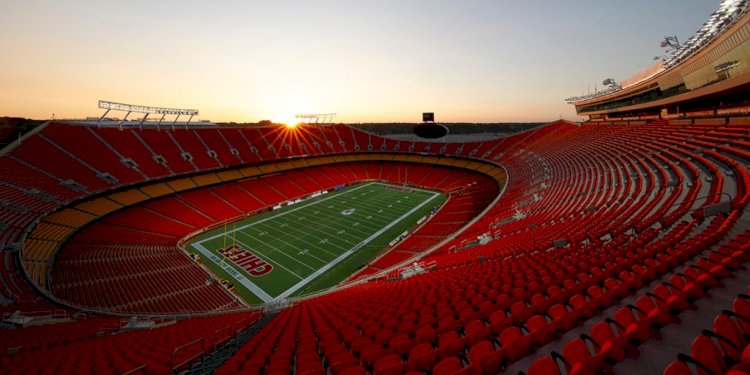 NFL Conquista o Brasil: Jogo Histórico em São Paulo Supera Expectativas e Bate Recordes de Engajamento!