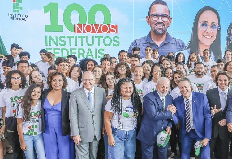 Educação no Brasil em 2025: Novas Medidas Transformam o Ensino e Valorizam Professores
