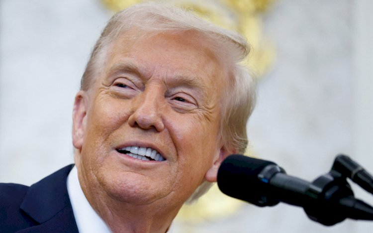 Trump Faz História no Super Bowl: Aparecimento Inusitado e Reações Quentes nas Redes Sociais!