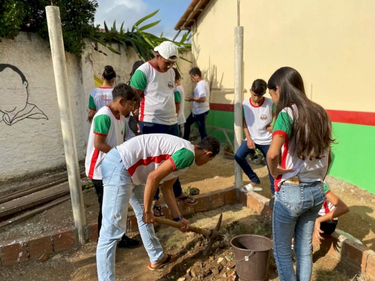Como o Engajamento Escola-Comunidade Está Transformando a Educação: Exemplos Inspiradores do Mundo!